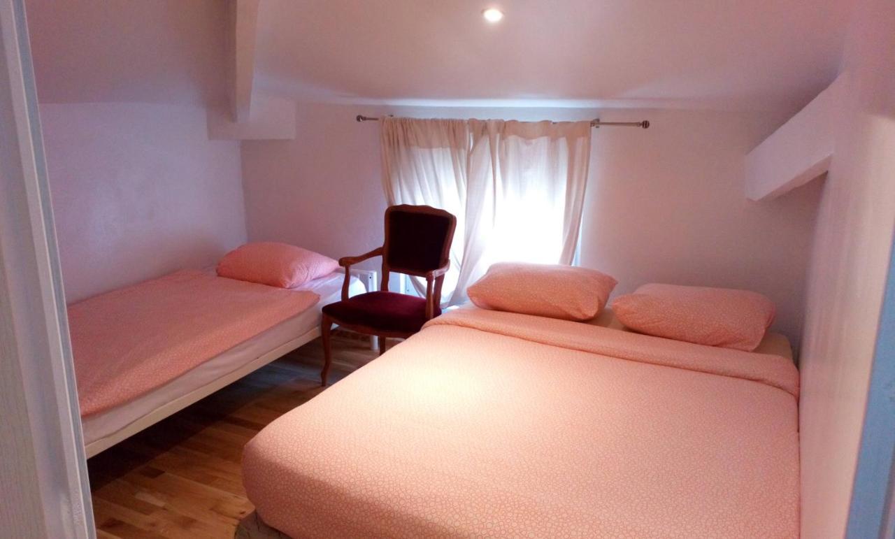 Crew Lighthouse Hostel อองทีบส์ ภายนอก รูปภาพ
