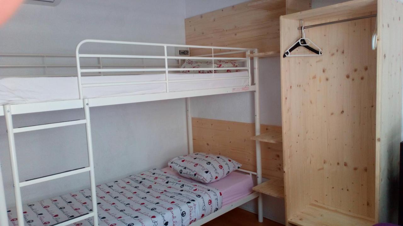 Crew Lighthouse Hostel อองทีบส์ ภายนอก รูปภาพ