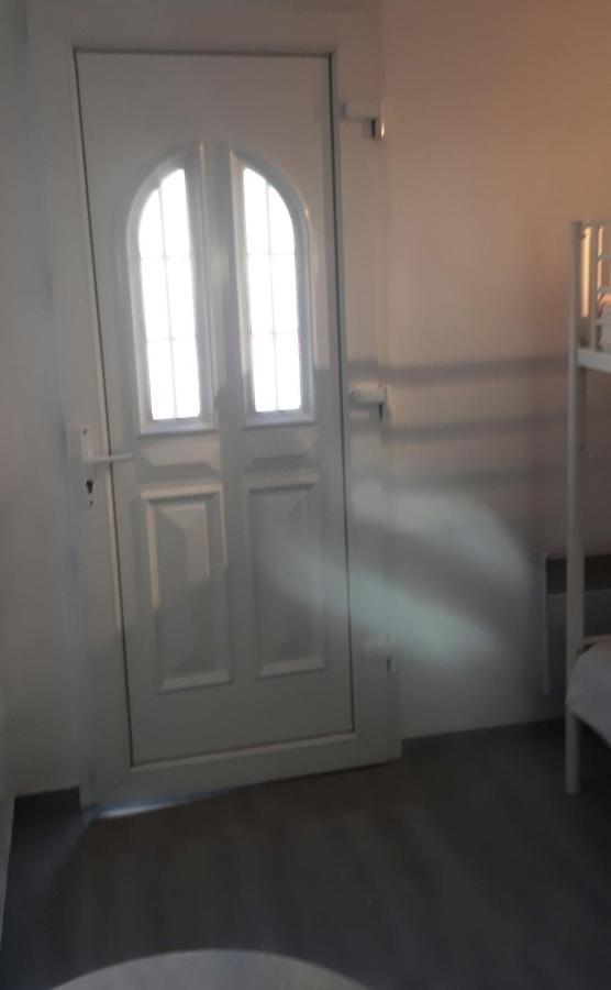 Crew Lighthouse Hostel อองทีบส์ ภายนอก รูปภาพ