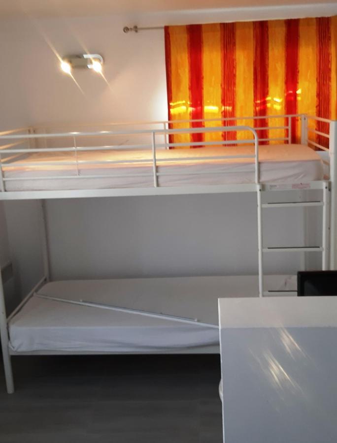 Crew Lighthouse Hostel อองทีบส์ ภายนอก รูปภาพ