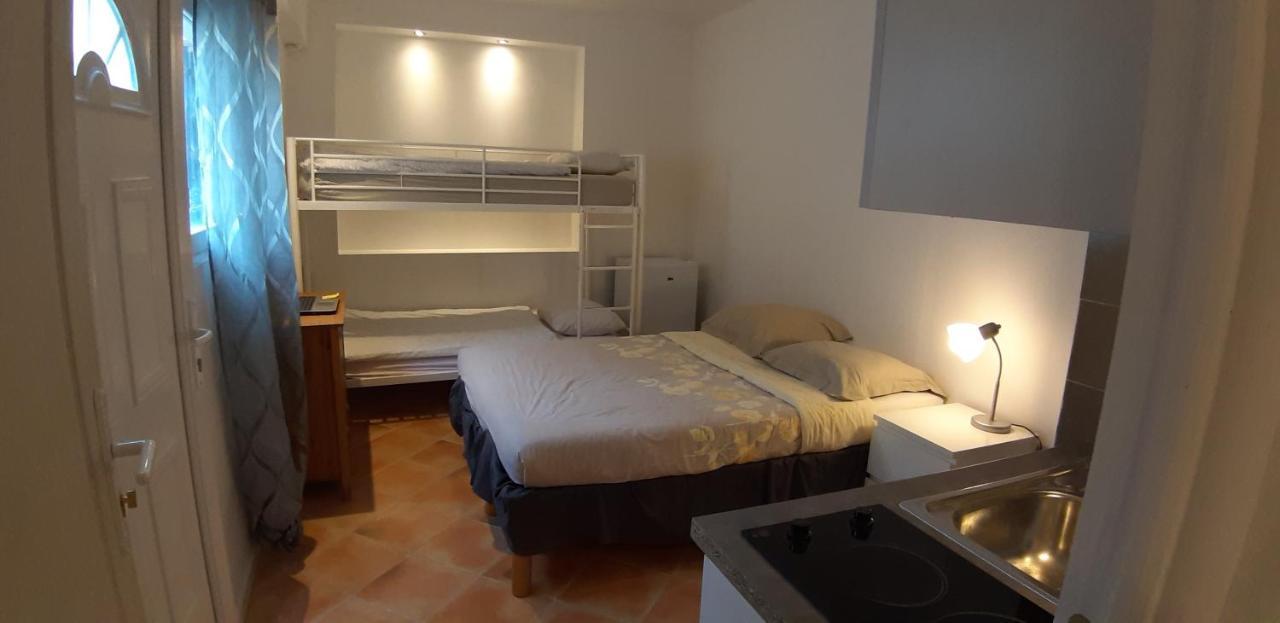 Crew Lighthouse Hostel อองทีบส์ ภายนอก รูปภาพ