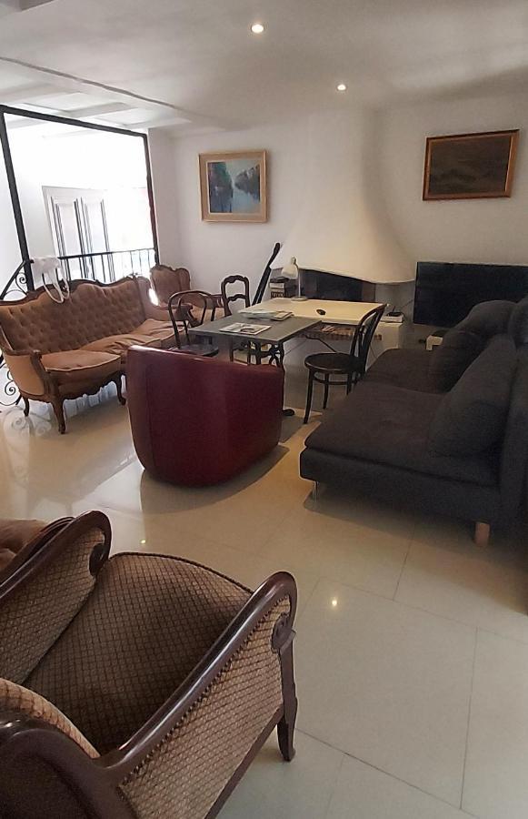 Crew Lighthouse Hostel อองทีบส์ ภายนอก รูปภาพ